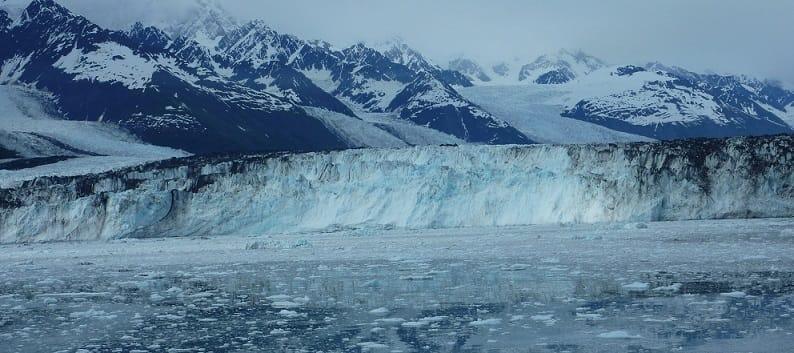 Black carbon settles on Arctic ice